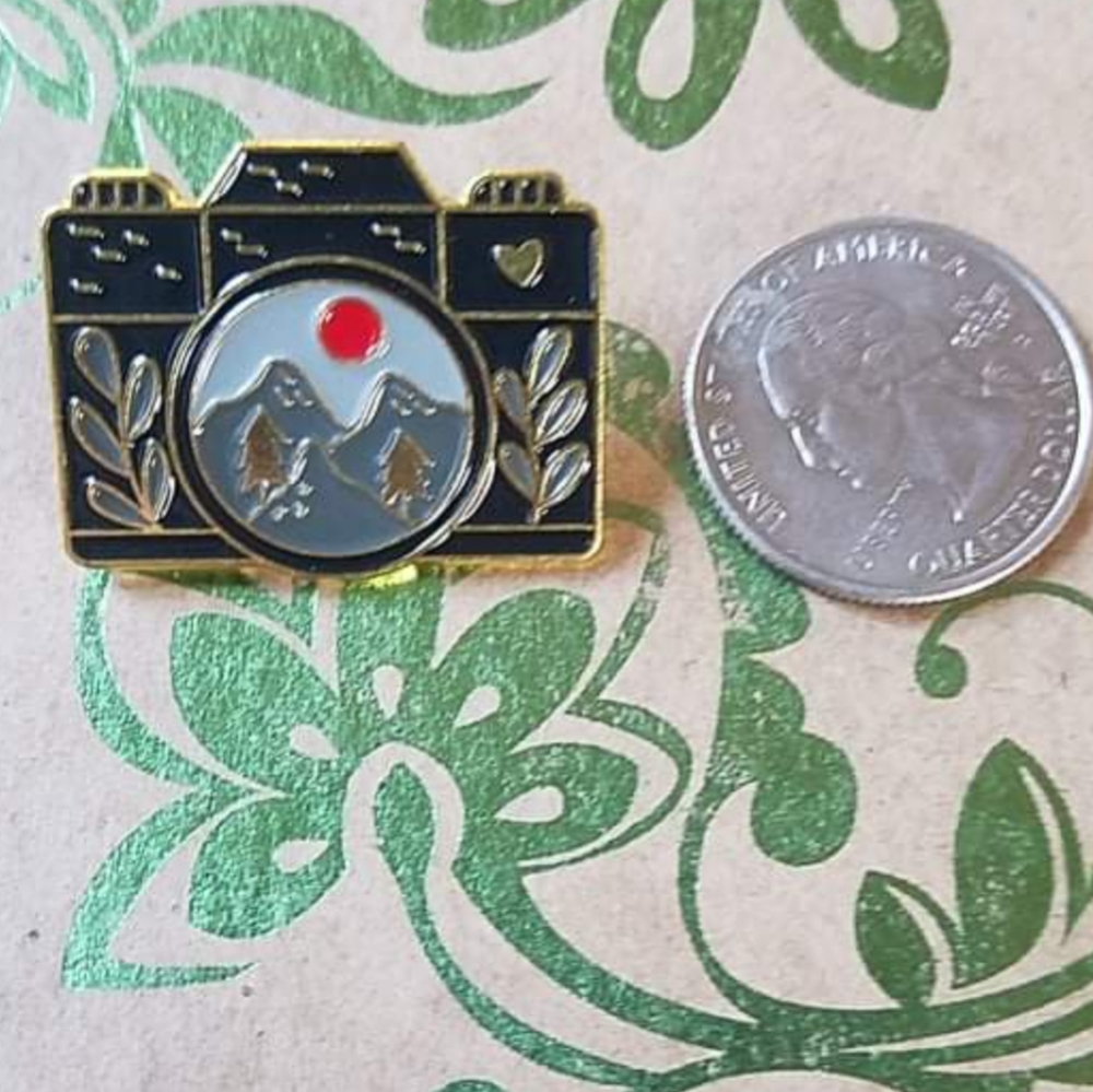 *2 for $13* Retro Digital Camera Mountains Design Enamel Pin - Picture 6 of 7